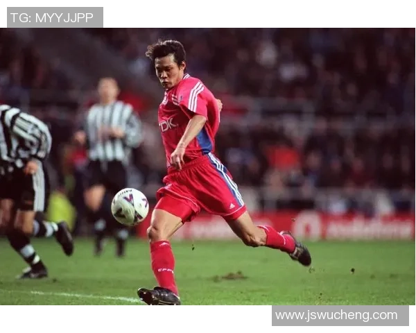 在天堂的绿茵场上足球明星们的传奇与梦想交织